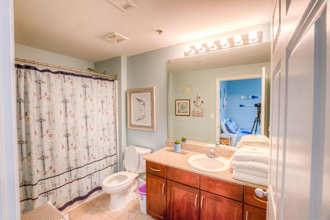Amazing Style, Laketown Wharf 1305 -1bd, 2ba Amenities And Location!